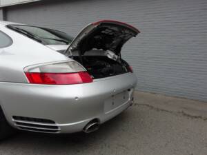 Bild 84/100 von Porsche 911 Carrera 4S (2002)