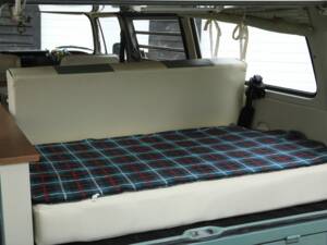 Image 4/8 de Volkswagen T2a Westfalia (1971)