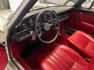 Image 14/38 of Porsche 911 2.0 S (1967)