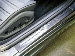 Image 17/85 de Ferrari California (2010)
