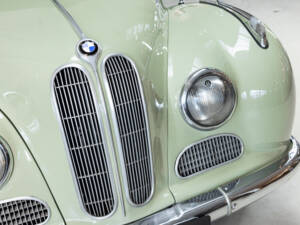 Immagine 30/50 di BMW 502 - 3,2 Litro (1955)