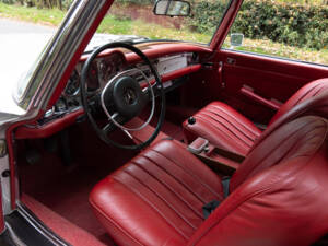 Image 10/16 of Mercedes-Benz 280 SL (1971)