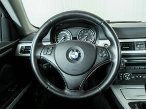 Imagen 8/50 de BMW 325i (2007)