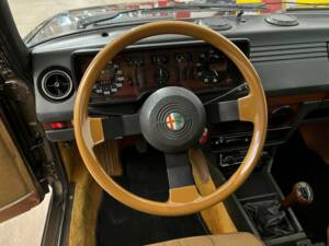 Imagen 9/18 de Alfa Romeo Alfetta 2.0 (1982)