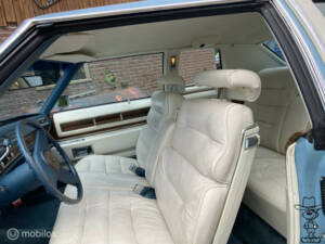 Image 5/24 of Cadillac Coupe DeVille (1975)