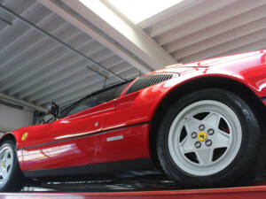 Image 46/50 de Ferrari 328 GTS (1989)