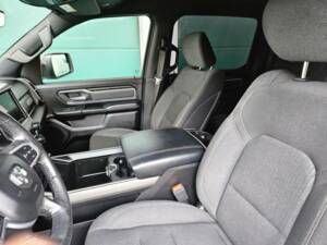 Image 29/62 of Dodge Ram 1500 (2020)