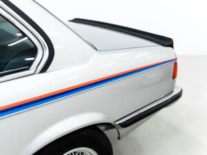 Image 18/50 of BMW 320&#x2F;6 (1982)