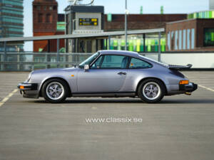 Immagine 22/30 di Porsche 911 Carrera 3.2 &quot;25 years 911&quot; (1988)