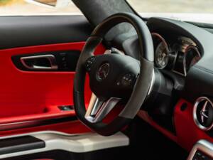 Image 27/50 of Mercedes-Benz SLS AMG (2010)