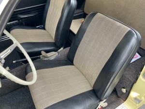 Image 22/26 of Volkswagen Karmann Ghia 1200 (1963)