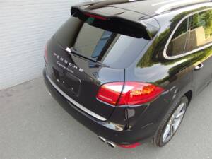 Bild 14/98 von Porsche Cayenne Turbo (2010)