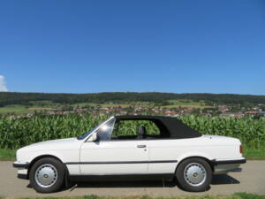 Image 4/22 of BMW 320i (1989)