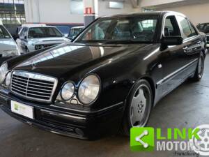 Image 3/10 of Mercedes-Benz E 55 AMG (1998)