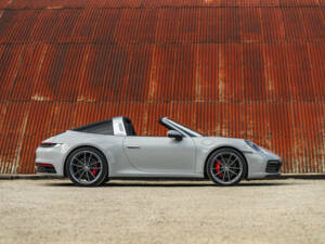 Image 7/33 de Porsche 911 Targa 4S (2021)