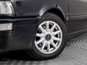 Immagine 4/50 di Audi Cabriolet 2.0 E (1995)