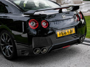 Bild 9/37 von Nissan GT-R Black Edition (2016)