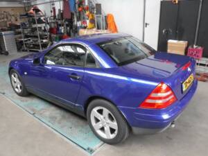 Image 14/40 de Mercedes-Benz SLK 230 Kompressor (1999)