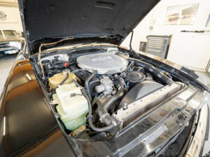 Image 11/14 of Mercedes-Benz 560 SL (1986)