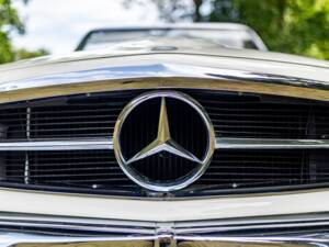 Image 28/46 de Mercedes-Benz 250 SL (1967)