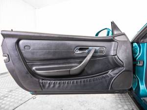 Image 16/50 of Mercedes-Benz SLK 230 Kompressor (1998)