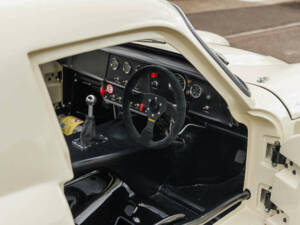 Image 2/50 of TVR Tuscan V8 (1970)