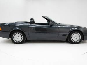 Image 9/15 of Mercedes-Benz 500 SL (1989)