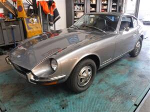 Image 1/50 of Datsun 240 Z (1971)