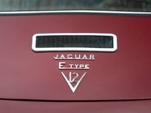 Image 37/50 de Jaguar Type E V12 (2+2) (1972)