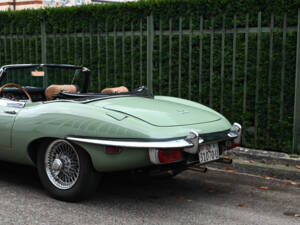 Image 8/60 de Jaguar E-Type (1970)