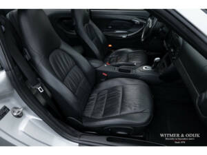 Image 8/28 of Porsche 911 Carrera (2000)