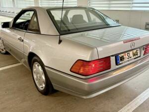 Image 22/25 of Mercedes-Benz SL 280 (1995)