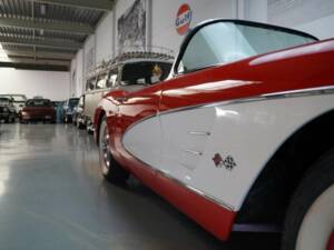 Image 25/50 of Chevrolet Corvette (1958)