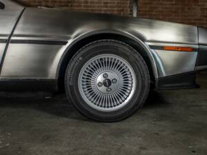 Image 16/66 of DeLorean DMC-12 (1981)