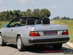 Immagine 7/39 di Mercedes-Benz 300 CE-24 (1992)