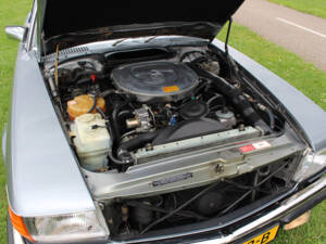 Image 21/27 of Mercedes-Benz 560 SL (1989)