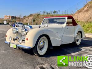 Image 3/10 de Triumph Dolomite 2-Litre (1942)