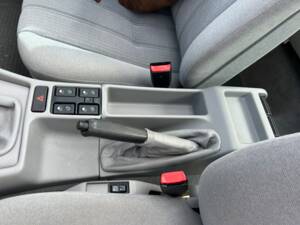 Image 17/51 of BMW 535i (1991)