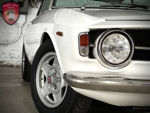Immagine 18/53 di Alfa Romeo Giulia GT 1300 Junior (1970)