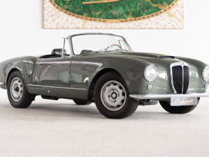 Immagine 15/38 di Lancia Aurelia B24 Convertibile (1957)