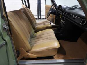 Bild 9/15 von Mercedes-Benz 200 D (1972)