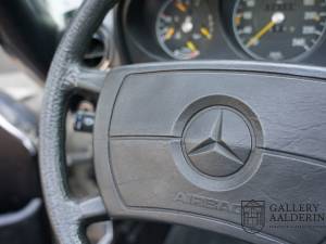 Image 14/50 of Mercedes-Benz 380 SL (1985)