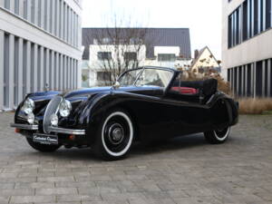 Image 30/40 of Jaguar XK 120 DHC (1953)