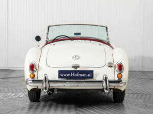 Image 13/50 of MG MGA 1500 (1957)