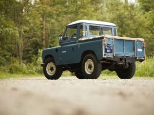 Image 9/50 of Land Rover 88 (1976)