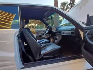 Image 21/65 of Mercedes-Benz 380 SEC (1985)