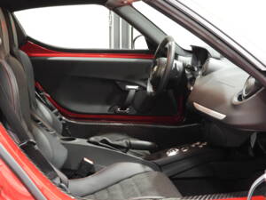 Image 8/15 of Alfa Romeo 4C (2017)