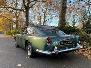 Image 9/50 de Aston Martin DB 4 (1963)