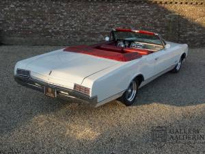 Image 27/50 of Oldsmobile Dynamic 88 (1966)