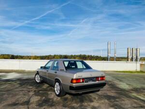 Image 5/11 of Mercedes-Benz 190 E 2.6 (1988)